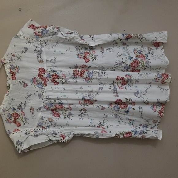 NWT Buffalo Floral Print Blouse - White and Pink - Picture 3 of 3